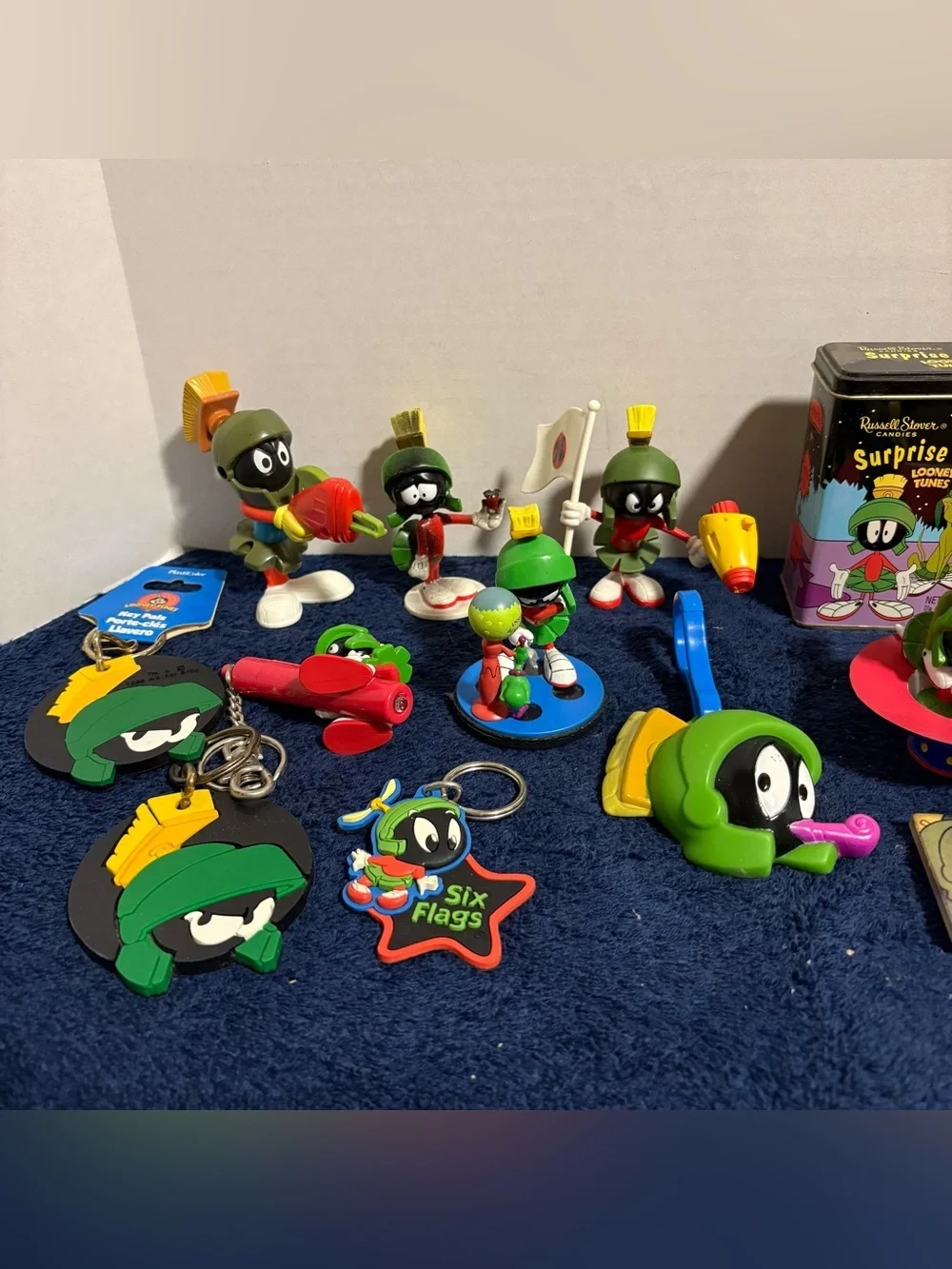 Vtg 18 Pieces Marvin the Martian “Looney Tunes” Collectibles Figurines Space Jam